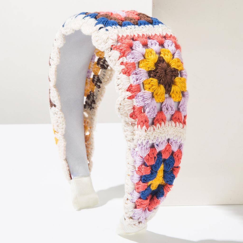 Knitted Hairband with Flower-shaped Hollowed-out Design, Hair Ribbon Hairband for Women, Versatile and Handmade, Sweet and Charming.