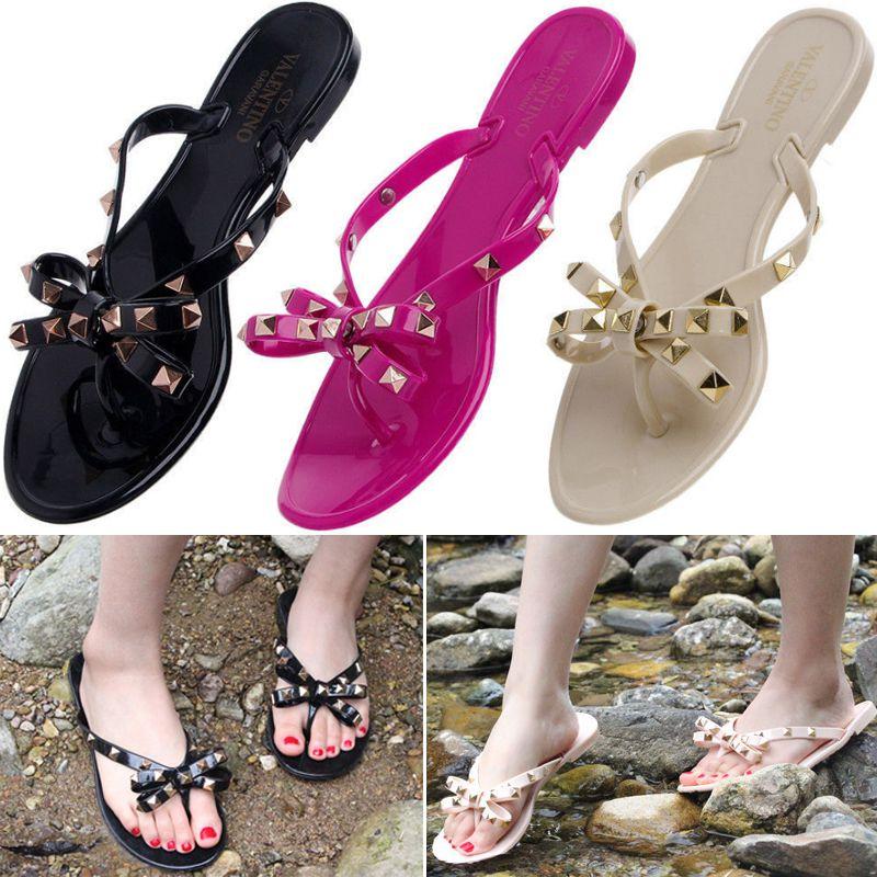 Summer Flat Rivet Jelly Flip Flop With Crystal Accents And Bowknot Detail For Women