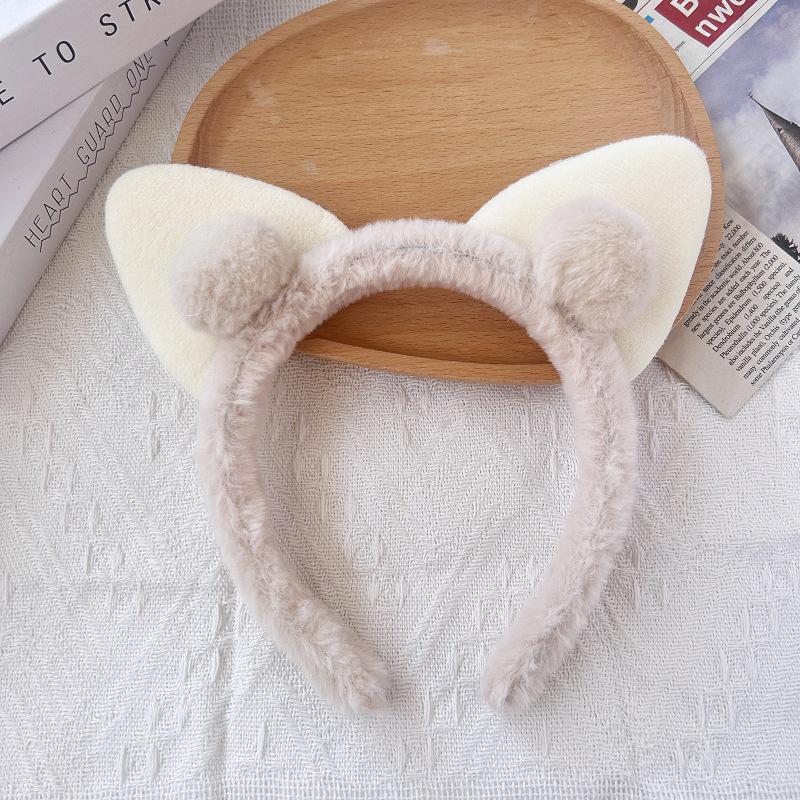 Adorable Cat Ear Pom-Pom Headband for Women, Cozy Autumn/Winter Japanese Style Plush, Perfect for Face Washing