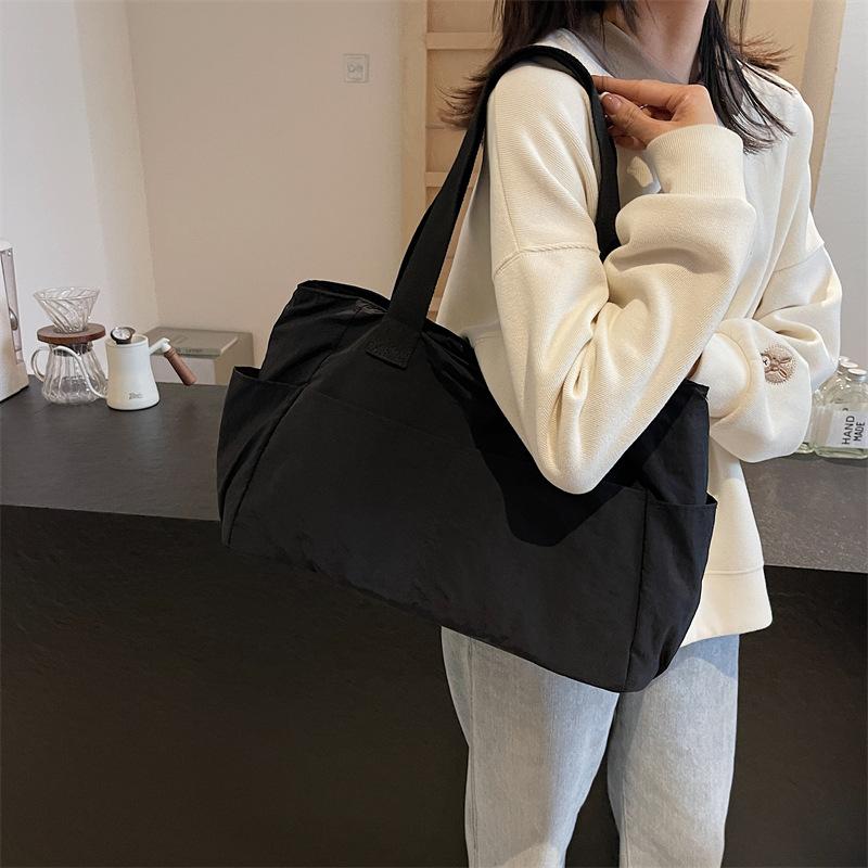 2025 New Large-capacity Commuting Shoulder Handbag Travel Bag Women's Commuting Bag