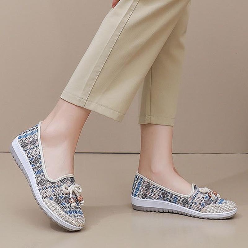 Sommer Damen Stoffschuhe Stickerei Handgewebt Flach Chinesischer Retro-Stil Atmungsaktives Mesh Freizeitschuhe Mama Schuhe für ältere Frauen