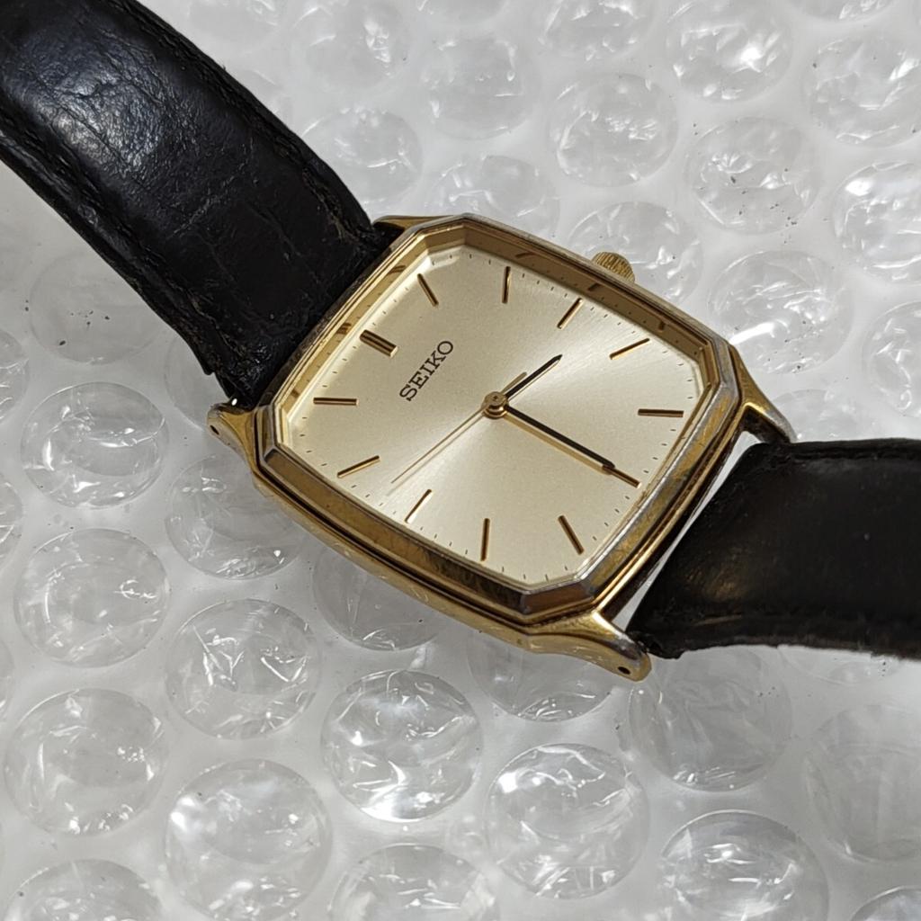 SEIKO Vintage Watch Gold Quartz Square Gold Dial Unisex Watch Management K26R Moving [Working Condition] 7N01-HAC0