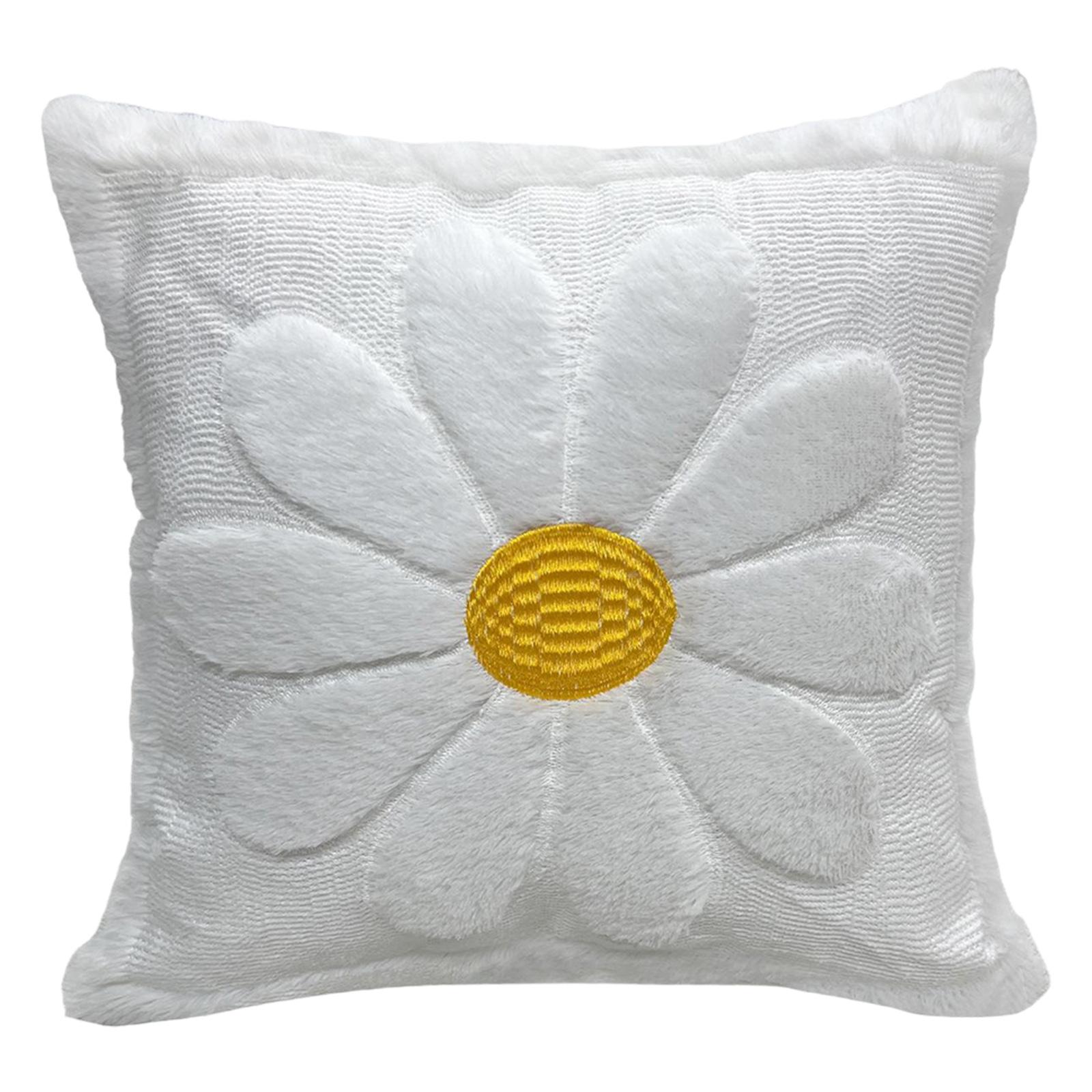 Стеганая наволочка с трехмерной вышивкой, - Спинка дивана белый