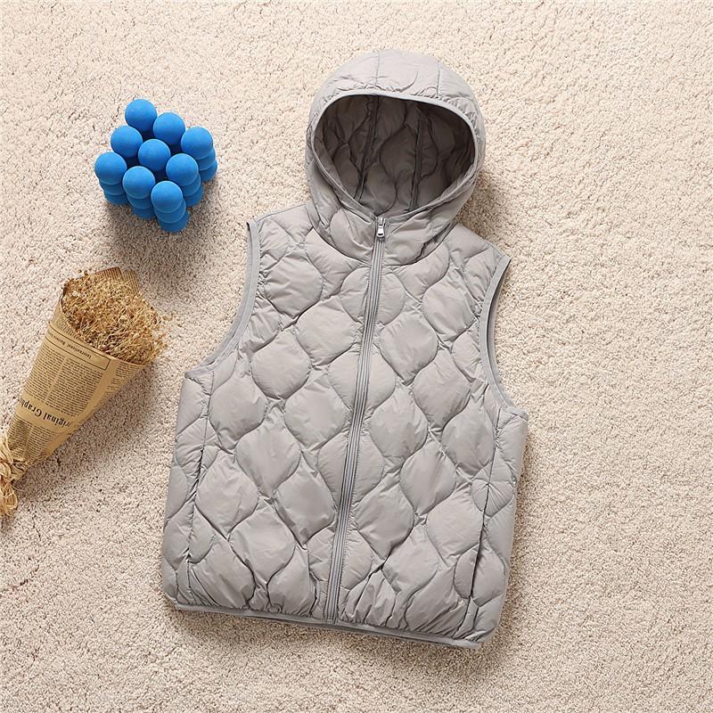 Womens Lightweight Hooded Down Vest Zipper Front Short Puffer Sleeveless Jacket Winter Layering