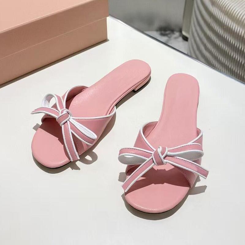 Fashion Haute Couture 2025 Summer New Leather Bow Square Heel One-Line Slippers Versatile Low-Heeled Open-Toe Sandals Beach Shoes