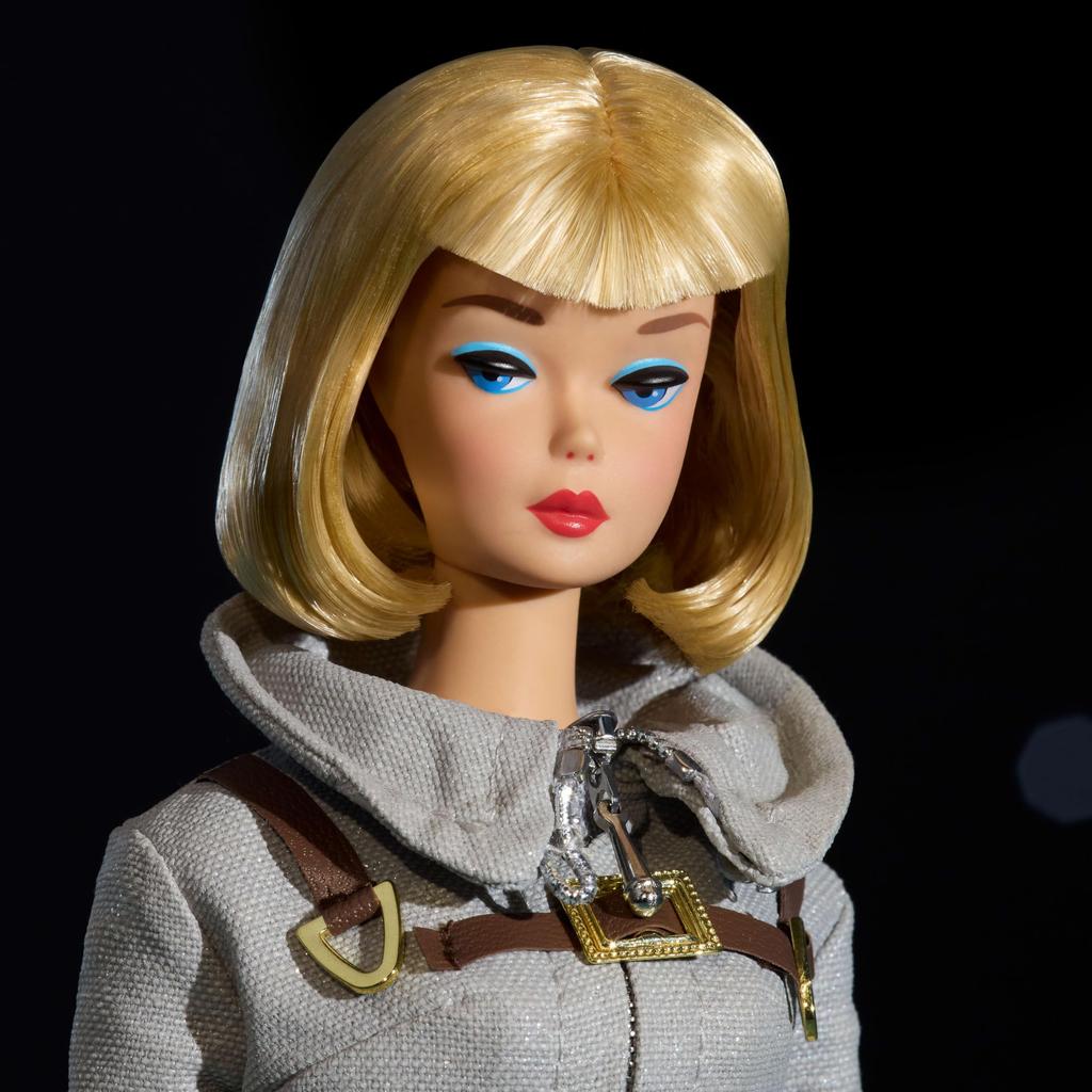 Barbie Astronaut 1965 Reprint Miss Astronaut 1965 Signature Gold Barbie Ages 14 and JBJ48 Doll, Beige, Up,