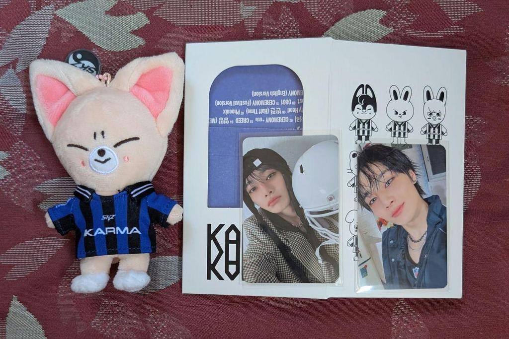 [USED] AIEN KARMA SKZOO ver. Trading Card Key Ring