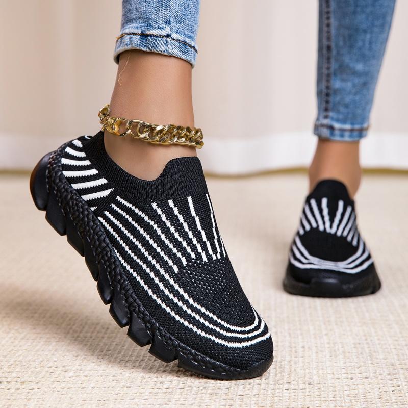 Ultra Light Women Casual Shoes Breathable Knitted Flats Light Elastic Walking Shoes Slip-on Loafers Soft Sole Driving Shoes