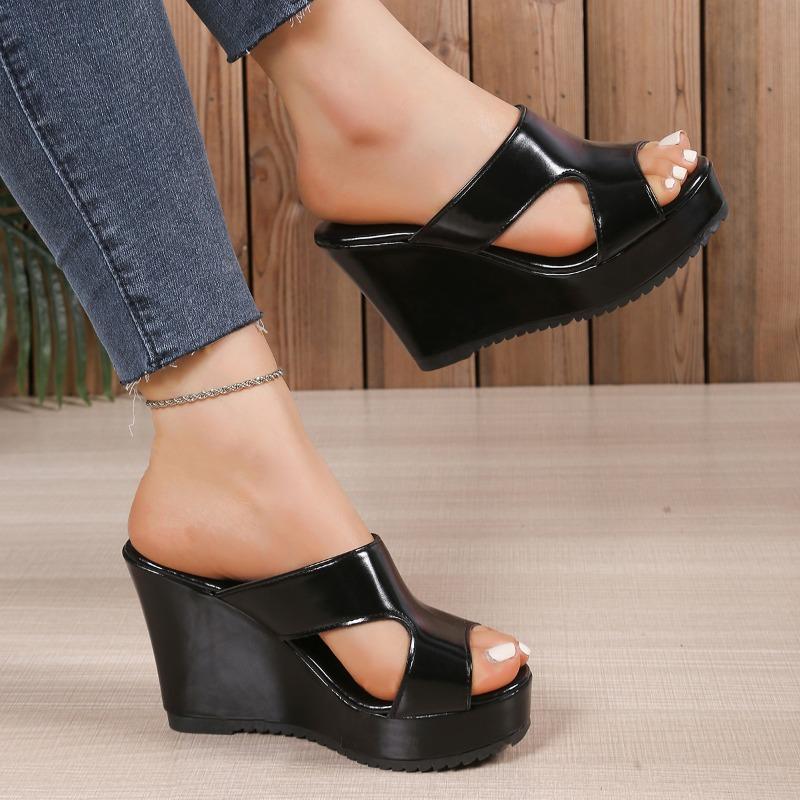 Fashion Women's Shoes 2025 Hot Sale Open Toe Women's Slippers Platform Outdoor Casual Slippers Women Super High Wedges Round Toe Sandals