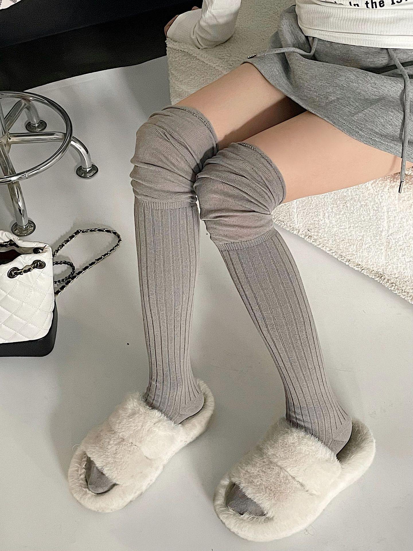 

AMUSIVE Women s Solid Color Ruffled Over-the-Knee Socks for Long Boots світло-сірий колір