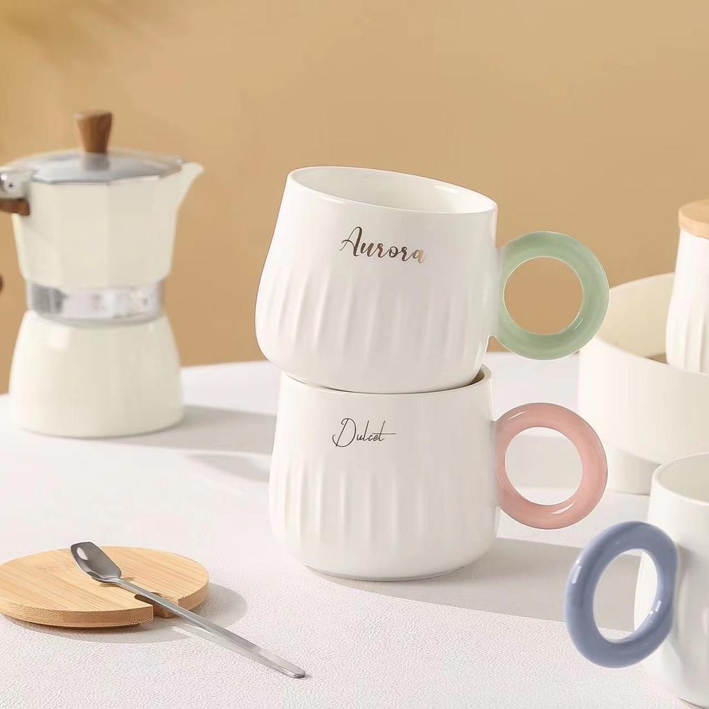 Creative and Simple English Mugs with LIDS Couple Milk Cups High Appearance Level Coffee Cups and Fresh and Clean Water Cups