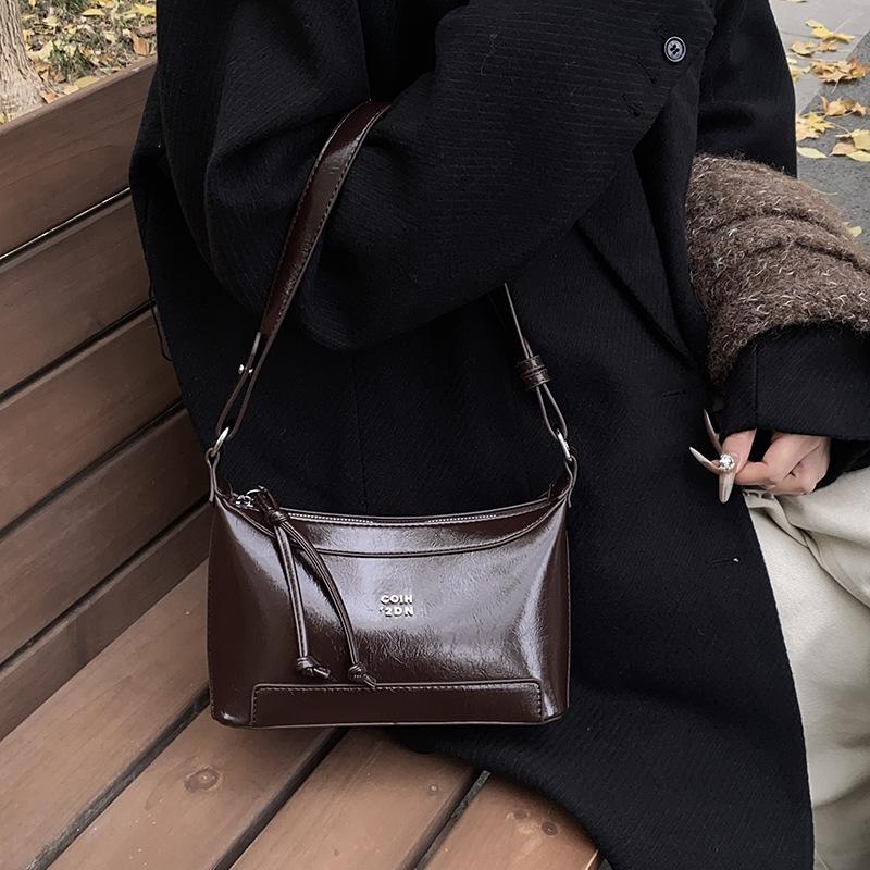 Oil Wax Leather Bag Women'S Bag Trendy One Shoulder Underarm Dumpling Bag Fashionable And Simple Underarm Bag