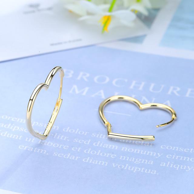 Korean Style Elegant Heart Buckle Women's Earrings - Simple and Fashionable Ear Cuffs Jewelry