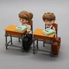 3/6 Stück 1/12 Puppenhaus Miniatur Klassenzimmer Rucksack Ornamente Freizeit Vintage Mini Schreibtisch Simulation Schultaschen Möbelmodell