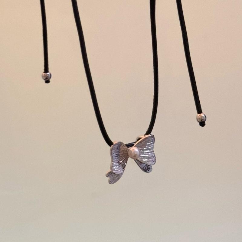 Fashionable Bowknot Necklace Ornament Elegant Bowknot Pendant Necklace Personalized Clavicular Chain Adornment Jewelry