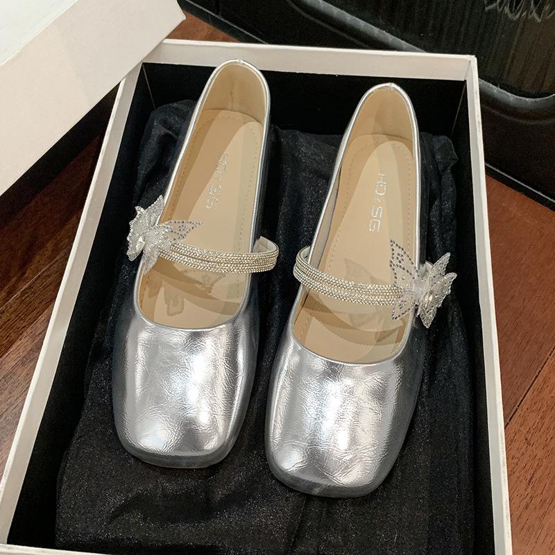 2025 vår och höst nya franska fyrkantiga strass Mary Jane enkelskor dam koreansk version fe-stil med kjol platta damskor