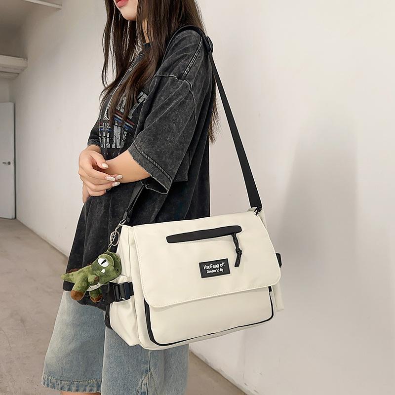 Wind Tooling Large-capacity Messenger Bag Men's and Female Students' Class Bag Can Put Books, Casual Shoulder Bag