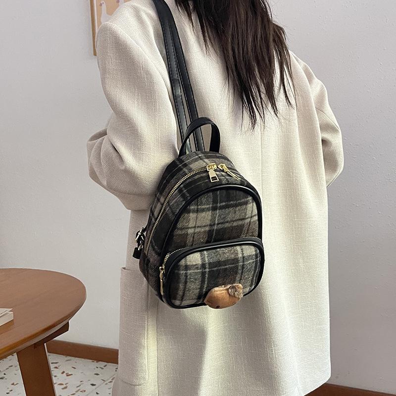 

2025 new woolen women s bag mini shoulder handbag fashionable versatile plaid commuter backpack 16*10*21 чёрный
