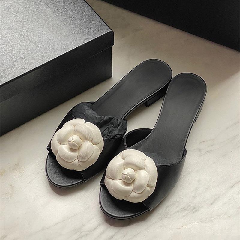 Fashion Sweet Camellia Simple Outdoor Slippers Women's Summer Elegant Style White Flower Outwear Low Heel Beach Creek Slippers Size 40