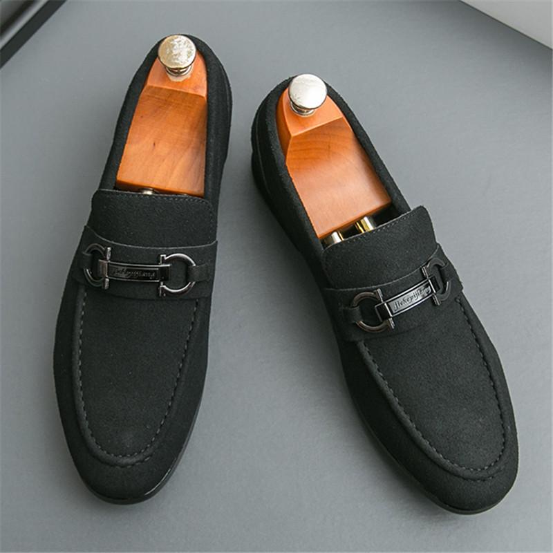 

Модный дизайнер Новые замшевые лоферы слипоны Новая мужская обувь из лакированной кожи Дизайнерская формальная свадебная обувь для выпускного вечера 38