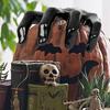 Greifende Hände Wandbehang Halloween Dekorationen für Innen Außen Partyzubehör PVC Feiertags-Display-Ornament