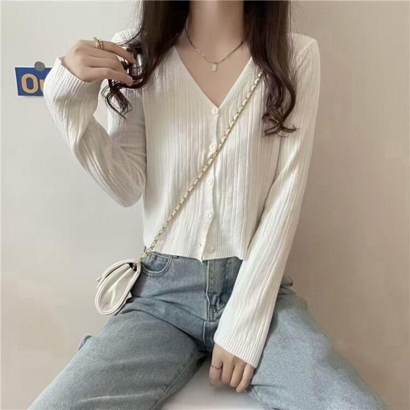 A Versatile Short V-neck Long-sleeved Knitted Sweater Top for Spring and Autumn and A Cardigan for Autumn and Winter Paired with A Sweater Coat