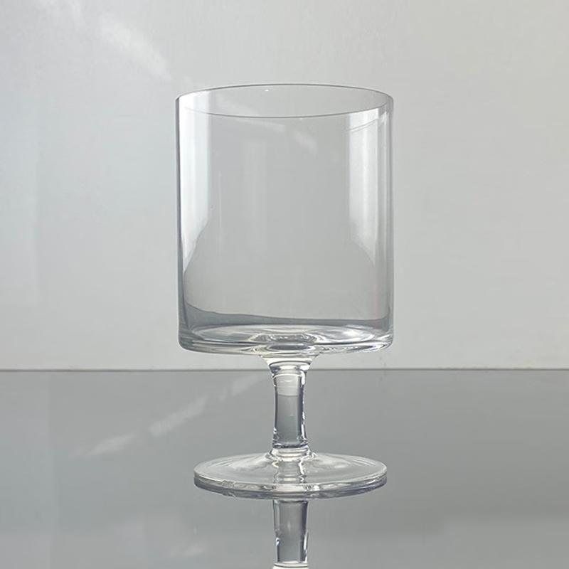 Minimalistische High-Stem Trinkgläser (4er-Set)