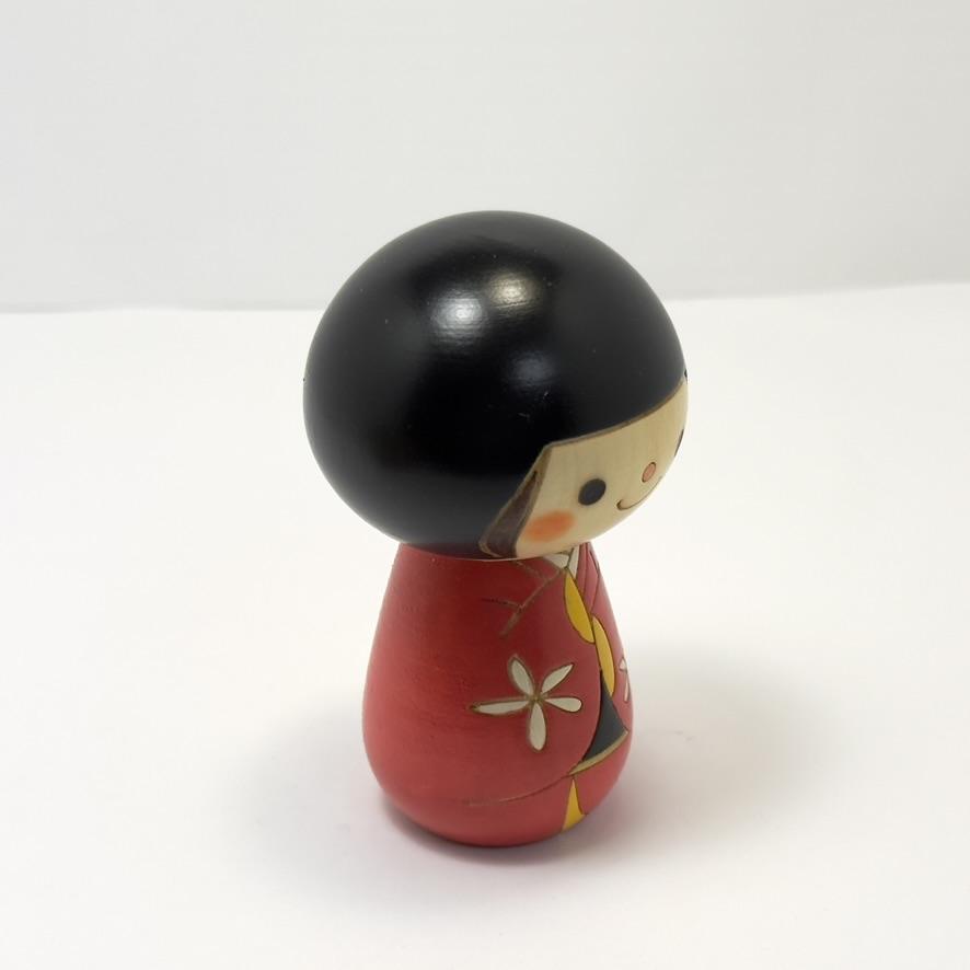 Usaburo Wooden Kokeshi Doll Okappa Shiroihana Red 9cm Tall Made In Japan