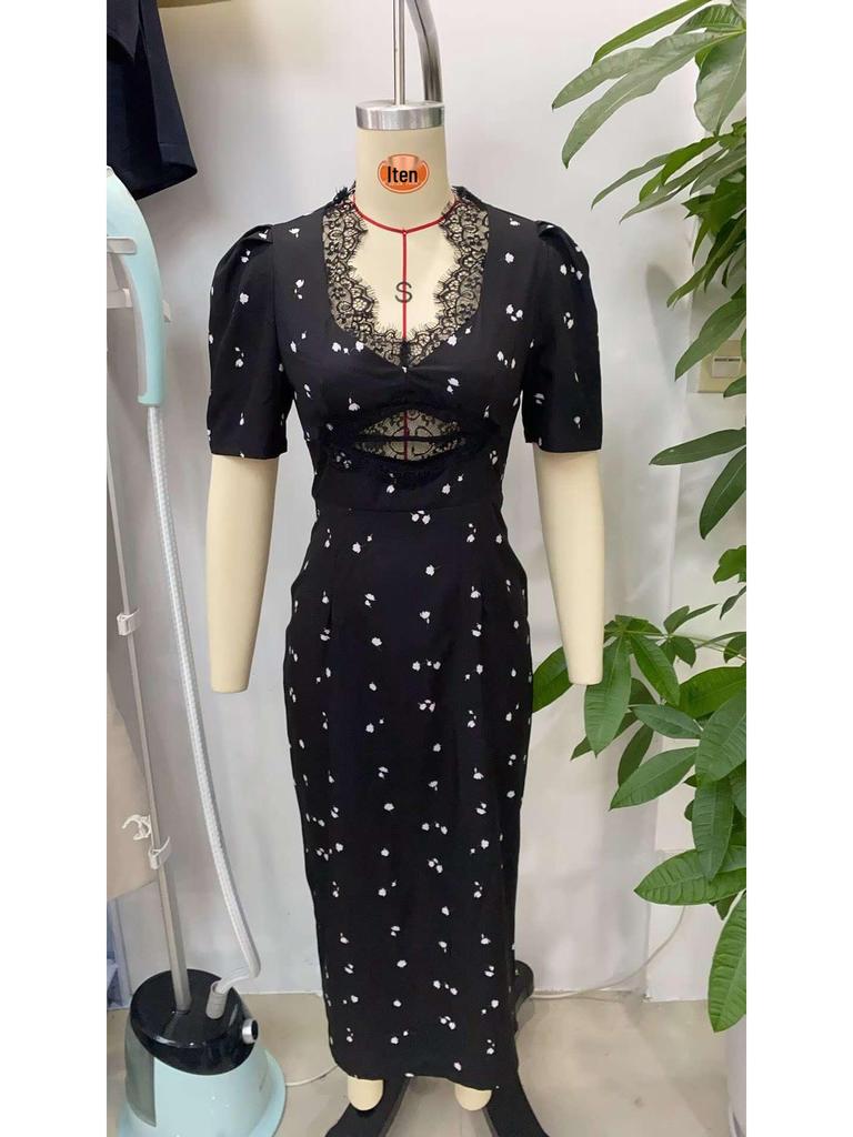 Waist-Cinching Slimming Dress: Women's European & American Style, Sexy Lace Patchwork, V-Neck Print