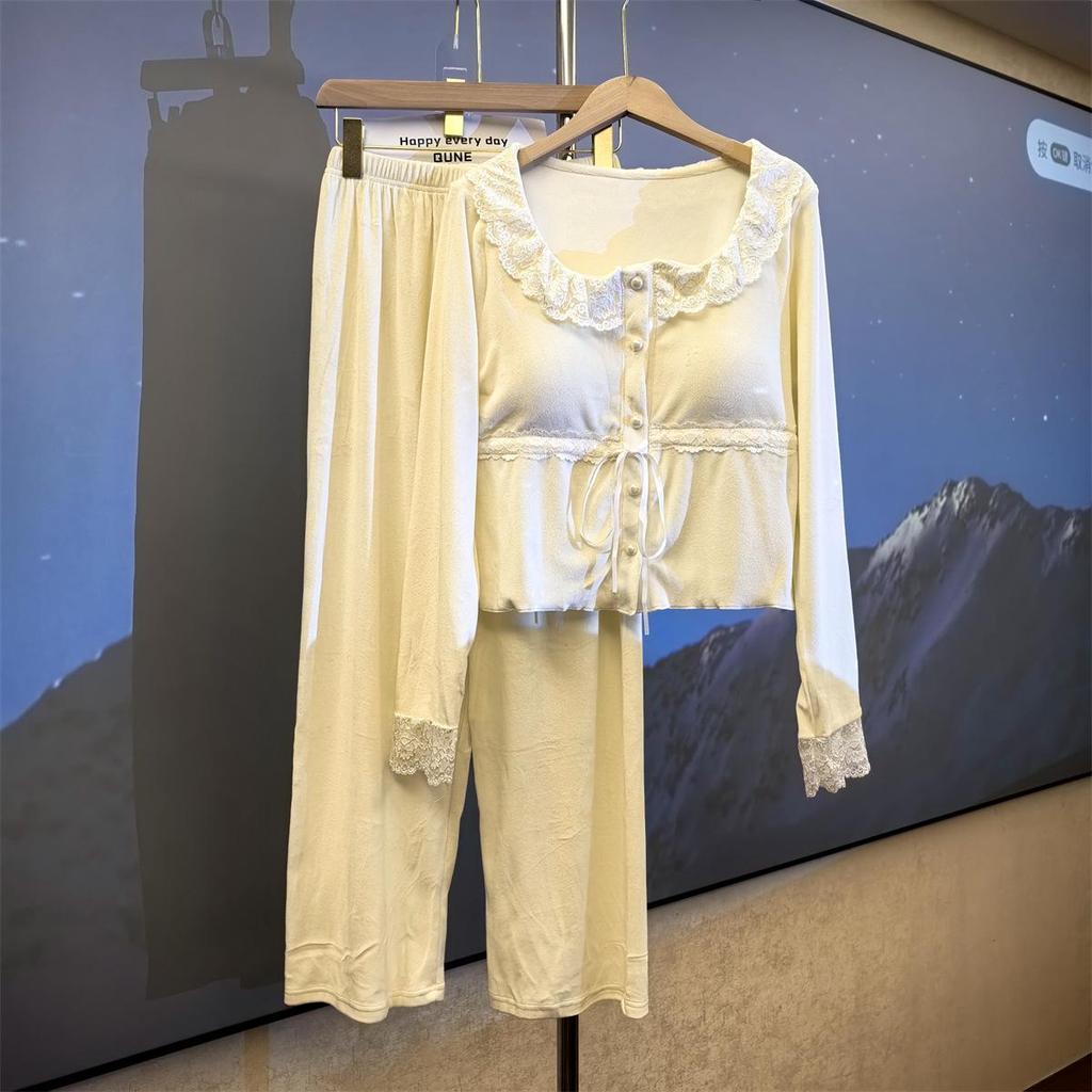 Damen Langarm-Pyjama-Set mit Brustpolstern - Kuscheliges Fleece, Verjüngend, Leichte Wärme, Perfekt für Herbst und Winter.