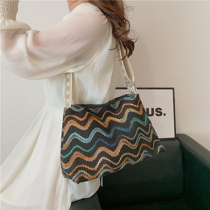 Retro Trendy Women's Canvas Tote Bag Casual Fashionable Crossbody Bag Ideal For Daily Use