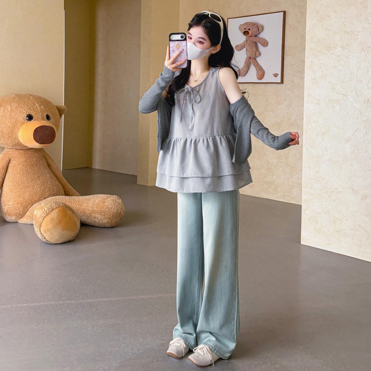 Spring 2026 Korean Chic Maternity Two-Piece Set: Loose Belly-Covering Top & Vest M