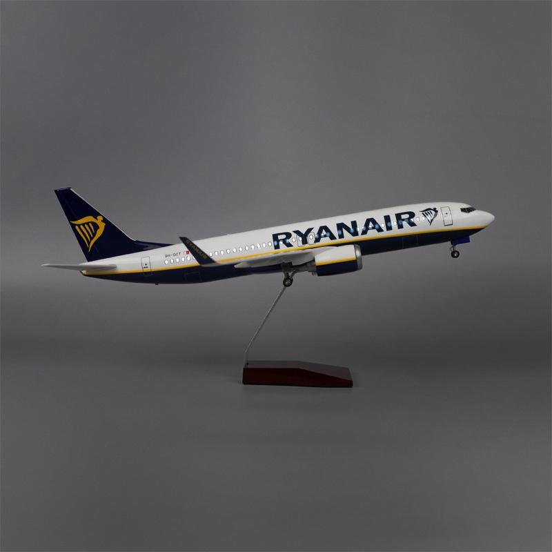 Ryanair plane model B737 Aircraft Model With Base Landing Gears Resin Miniature Plane For kids Gifts or Display Decorations