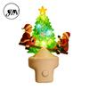 Kleiner Raum Nachtlicht Weihnachten Stecker-LED-Licht, Harz Leuchtender Baumlampe mit Kinder Rentierförmigem Wippen-Design, Wanddekor für Schlafzimmer Flur,