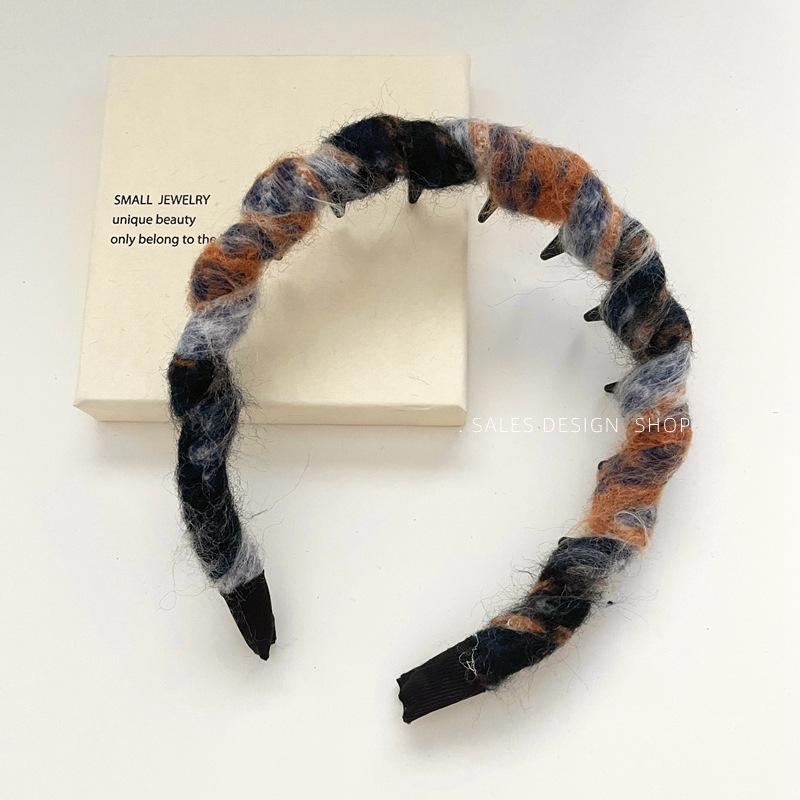 Colorful Yarn Wave Headband for Women - Autumn/Winter 2025 Anti-Slip Hair Clip & Face Washing Accessory