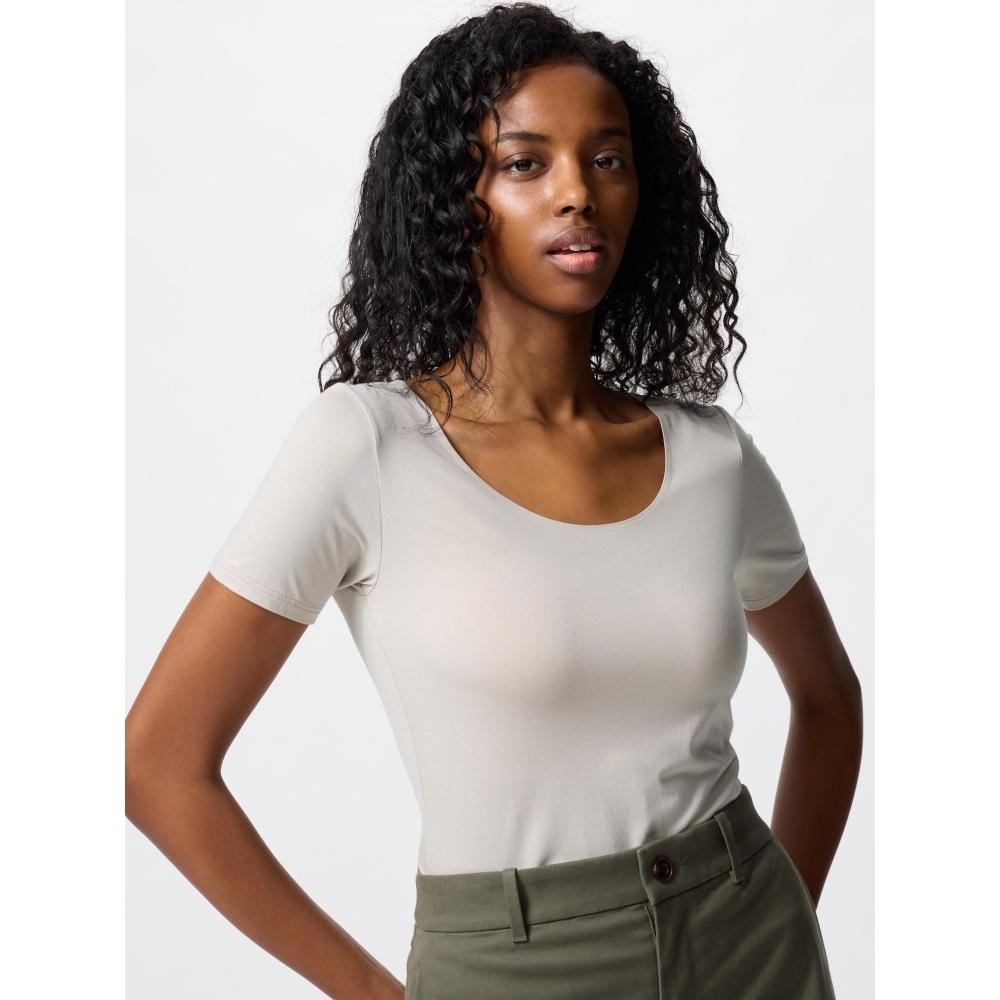 

Uniqlo Ut 09 BLACK/WOMEN L