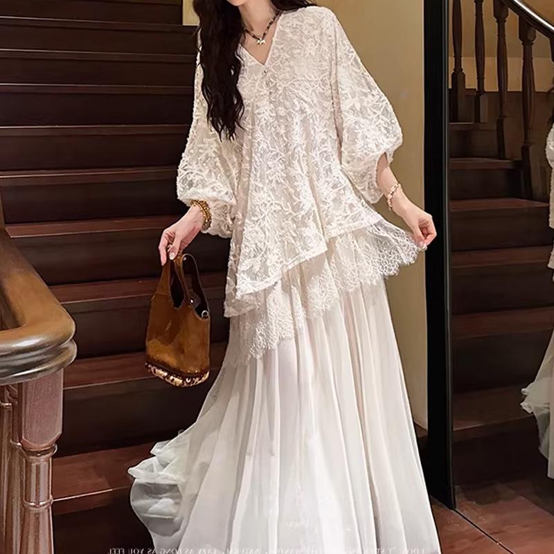 

Jing Hua Yue Custom Embroidered Lace Lantern Sleeve Dress with Tassel Detail S
