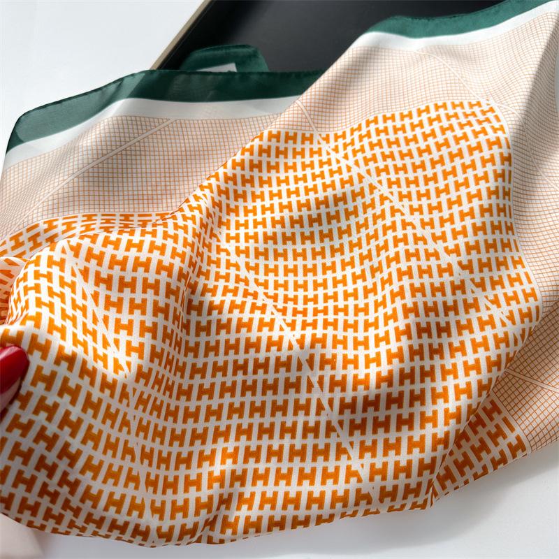 Luxury letter scarf printed silk scarf 71cm plaid small square scarf women's scarf hair tie bag high-end headscarf