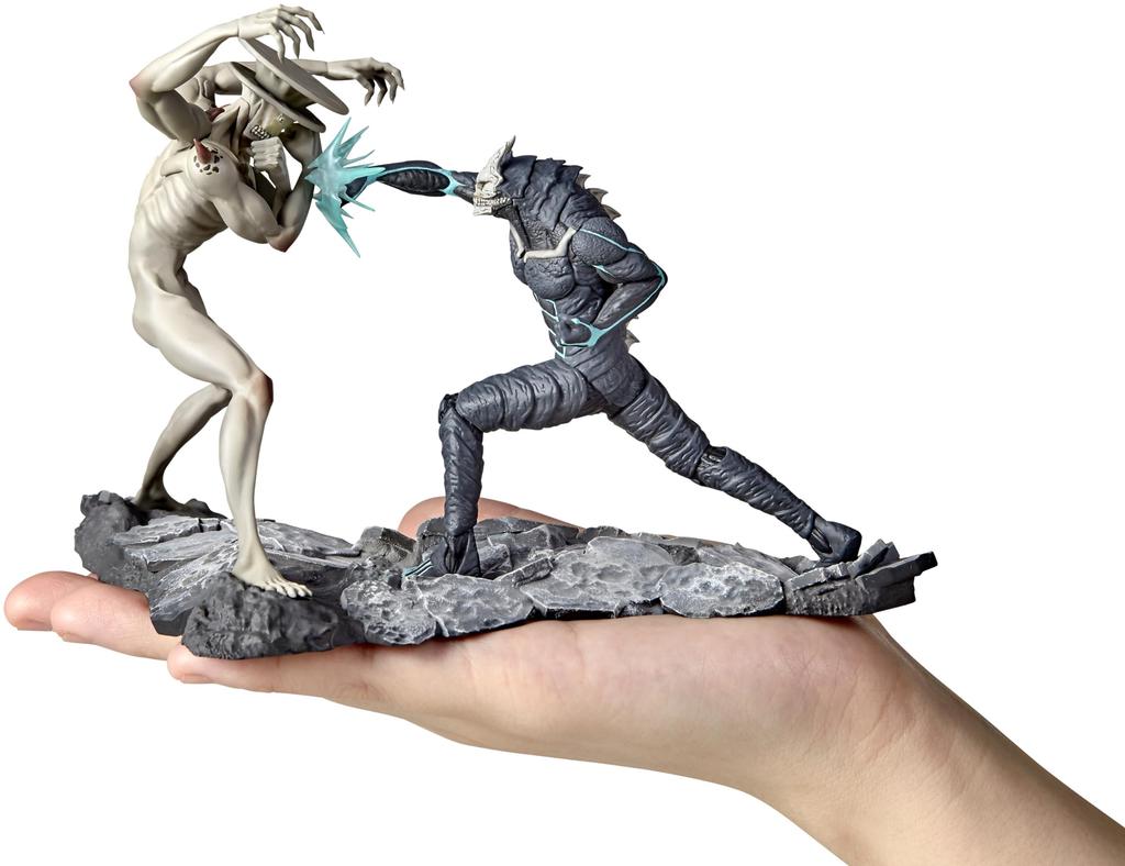 Kaiyodo Anime "Kaiju No. 8" Kaiju No. 8 vs. Kaiju No. 9 1/18 Scale PVC Painted Complete Figure