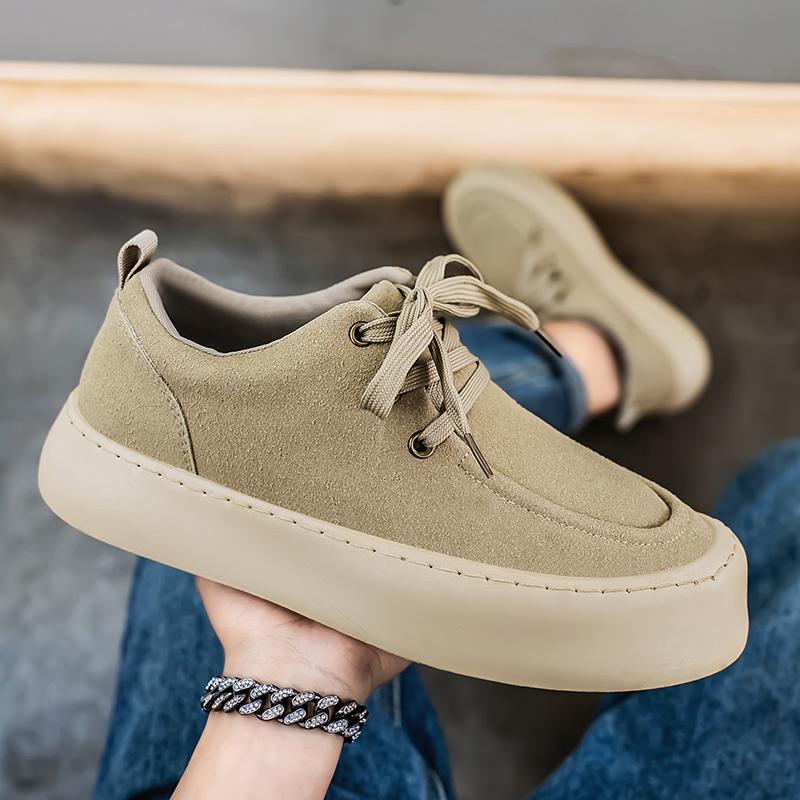 2025 Neue Mode Bequeme Slipper Herren Freizeitsneaker Sommer Atmungsaktive Wildleder-Slipper Klassischer Handgefertigter Retro-Schuh für Herren