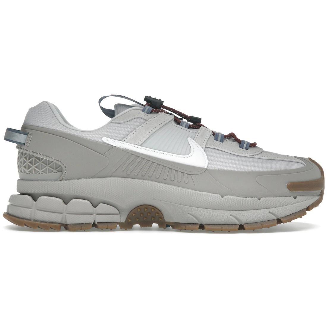 

Sneaker Nike Zoom Vomero Roam College Grey White Gum(HV4294-009) 36