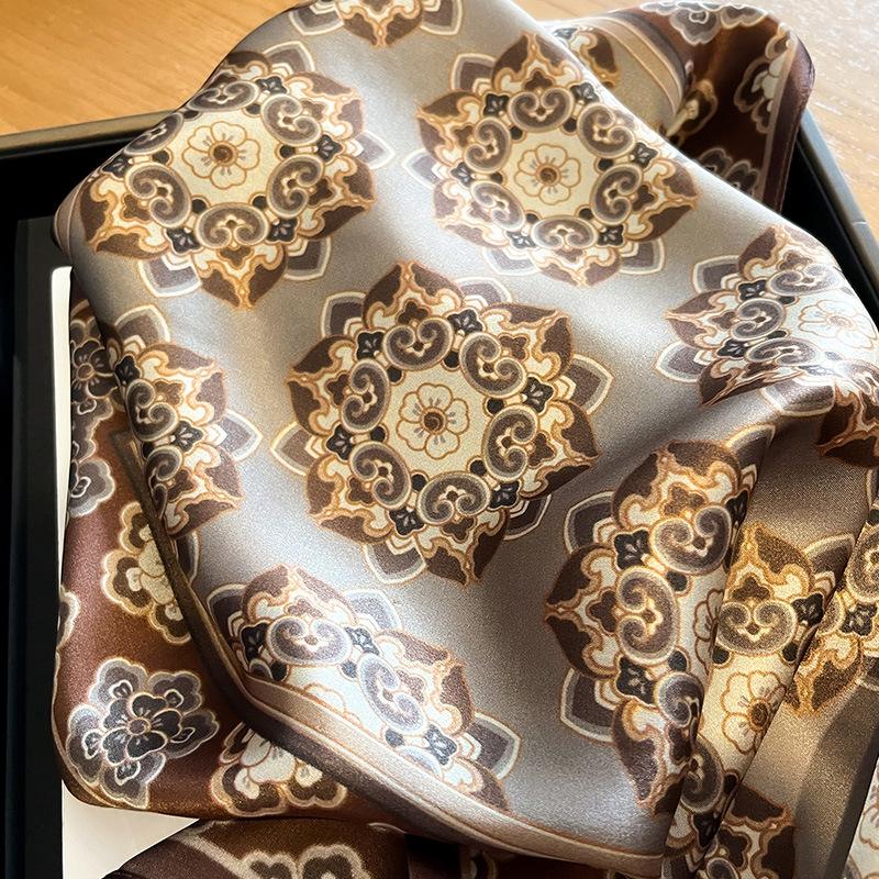Silk silk scarves for women's high-end sense, big-name mulberry silk, thin fashion small square scarf, scarf decoration, neck protection, shawl, headb