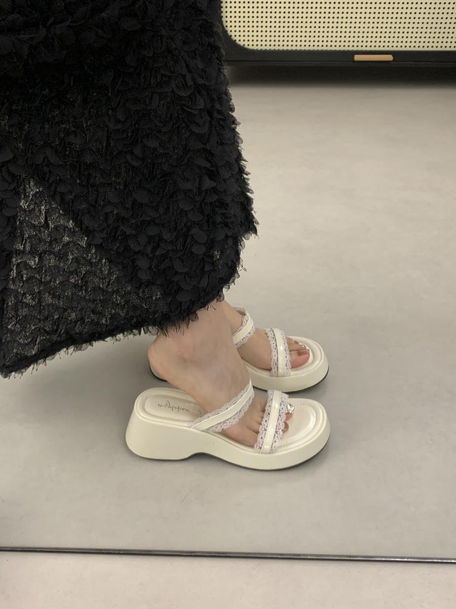 

French stunning pink lace with one-word slippers female summer outer wear fairy gentle thick bottom slope heel cool slippers female 35