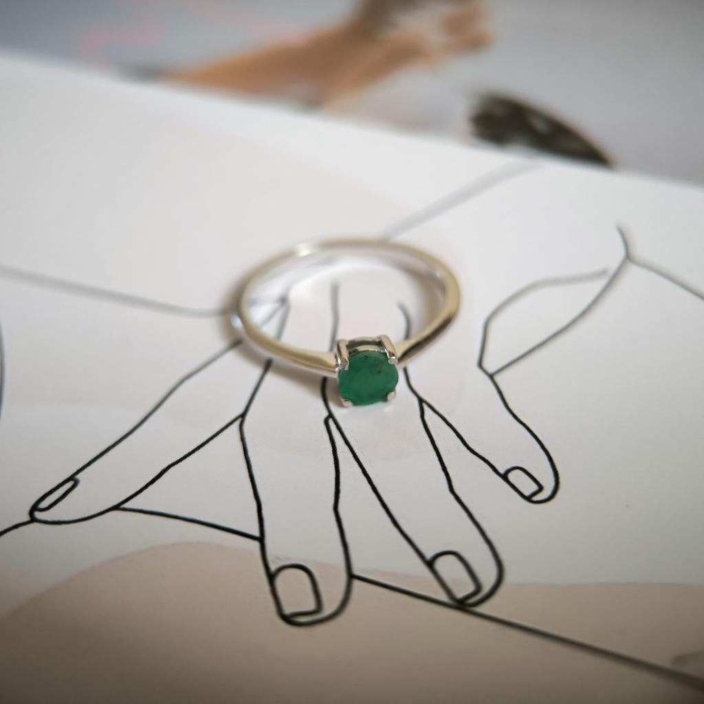 Silver Ring with Natural Emerald 0.488ct, Item Weight 1.71 Gr (2179962)