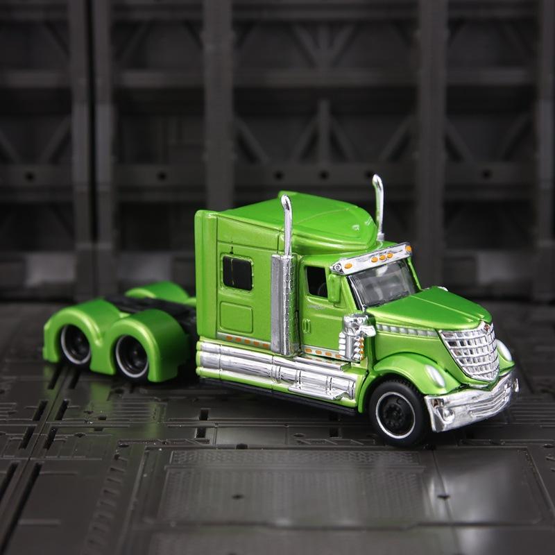 Maisto 1:64 Simulation of the International Lone Star American Heavy Truck Alloy Model Static Car Ornament Gift