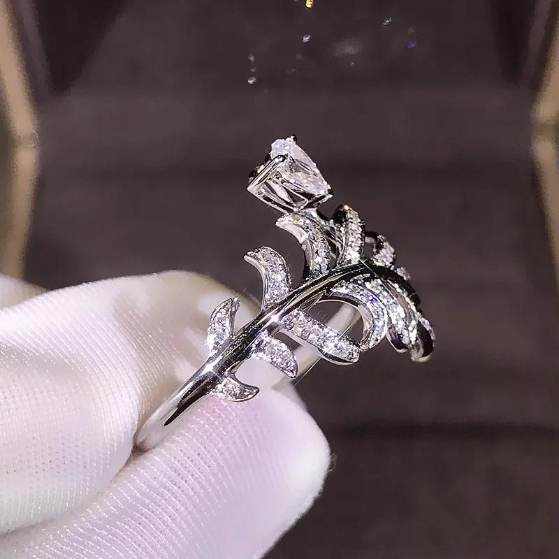 Huitan Newly Designed Leaf Shaped Women Rings Luxury Waterdrop Cubic Zirconia Temperament Lady Accessories Wedding Party Zircon