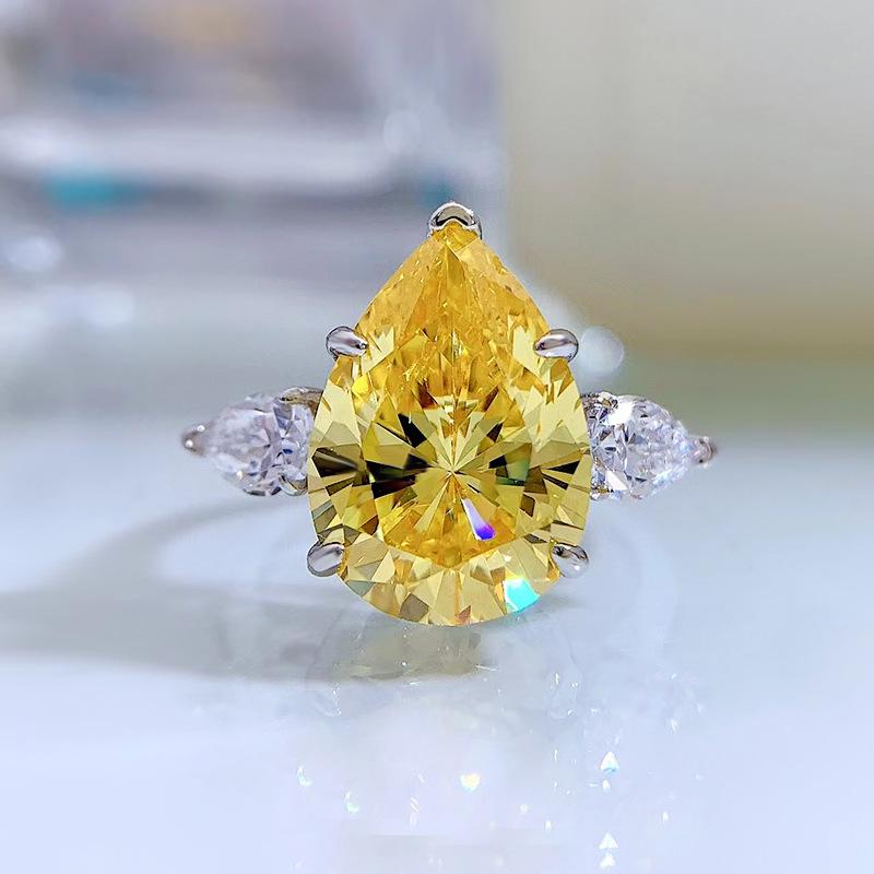 

Ювелирные изделия храма Ло Си: Обручальное кольцо из стерлингового серебра 925 пробы в форме капли с углеродным бриллиантом для женщин. Size 8 жёлтый