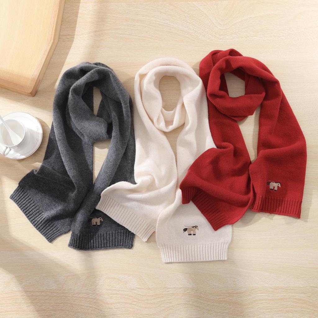 Versatile High-End Knit Scarf with Cute Puppy Embroidery for All Ages – Warm and Stylish Neck Gaiter for Autumn and Winter