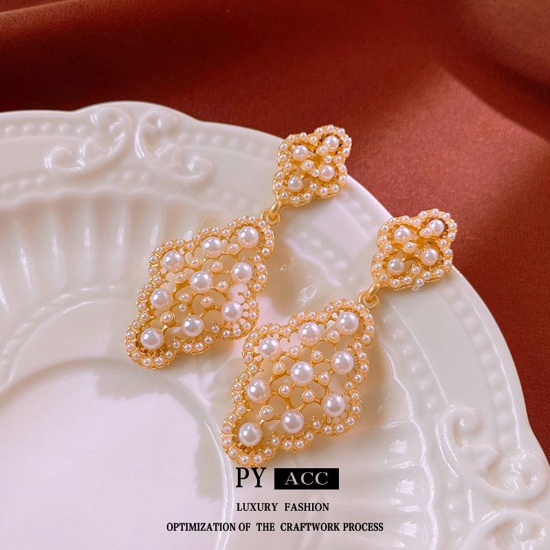 

Silver Needle Geometric Pearl Earrings: French Retro Luxury Studs for Women