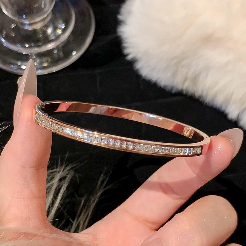 Starry Sky Silver Titanium Steel Bracelet for Women - High-End, Versatile, Full Diamond, Non-Fading Fashion Accessory